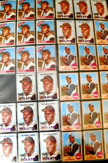 Roberto Clemente Baseball Cards